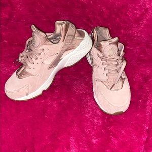 Suede light pink Huaraches